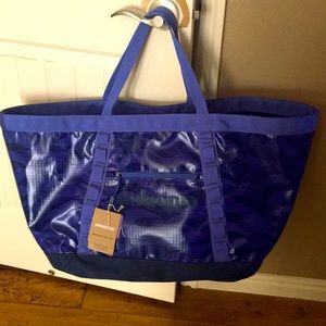 Patagonia Black Hole Gear Tote Hello Waves Float Blue 61 liters